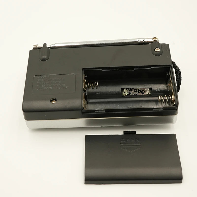 MCC Emergency Solar Hand Crank Radio with Power Bank