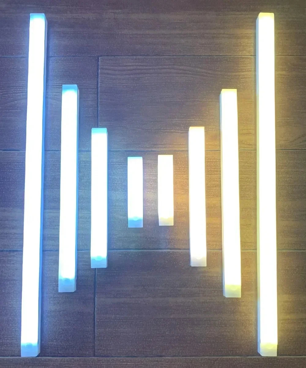 Oppladbar LED-lampe med bevegelsessensor på kjøkkenet